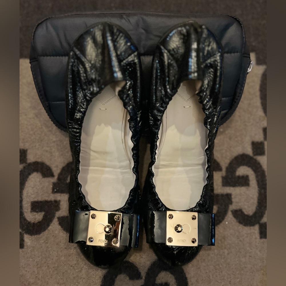 FENDI Goldmine Ballerina Flat – Black Patent Leather – Sz.38 IT